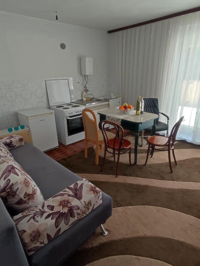 Apartman Bor Livno Buitenkant foto
